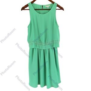 Decree Light Green Dress, Medium, Sleeveless, Layered With Pattern Edge